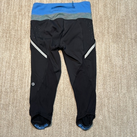 Lululemon Woman's Size 2 Black/Blue Run A Marathon Crop Luxtreme Leggings - Picture 2 of 10